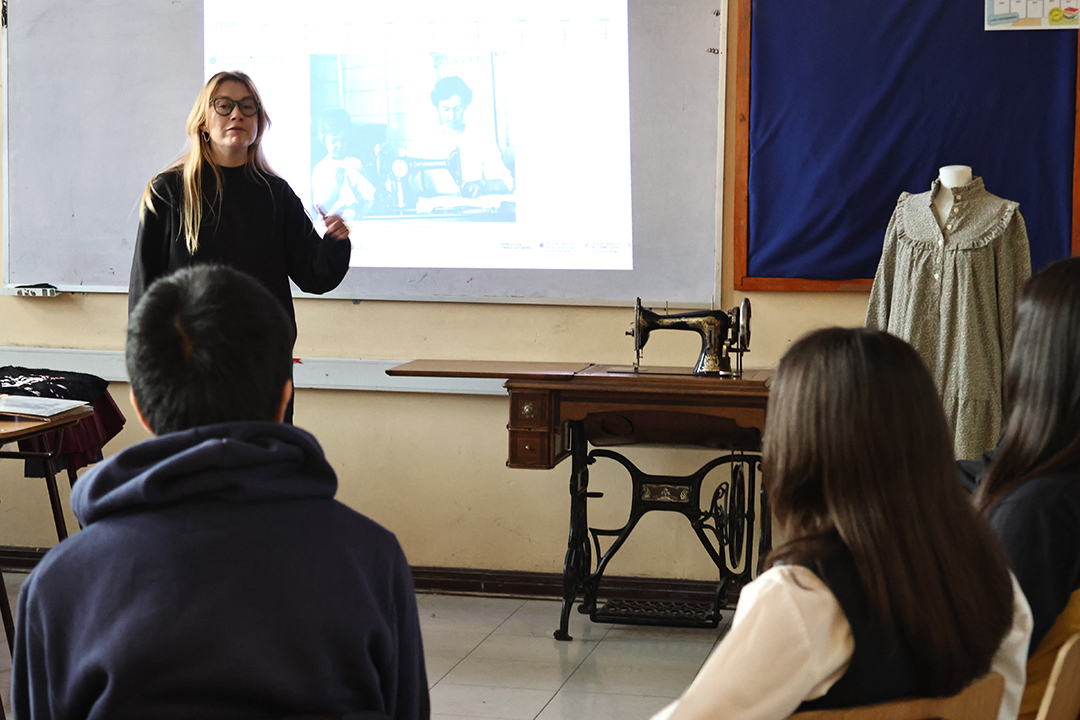 Facilitadora de las Presentaciones Lúdicas, Karina Vukovic F.