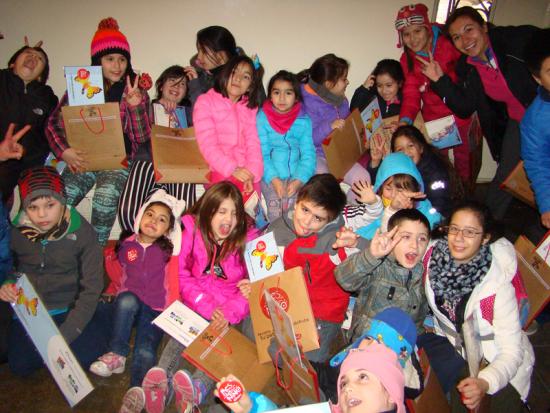 Grupo de niñas y niños participando de la actividad